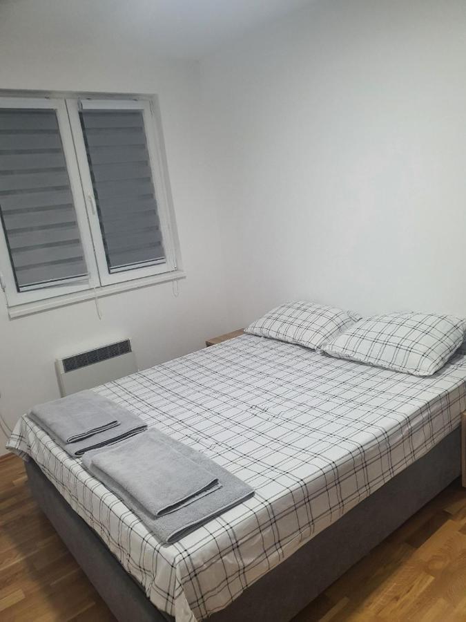 N&M Apartment Пирот Екстериор снимка